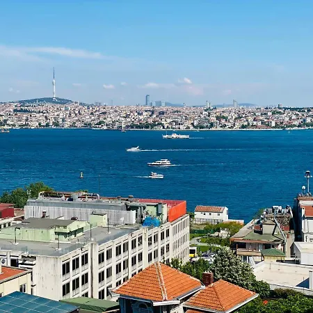 Bosphorus Dominant Renovated 120m With Breathtaking View İstanbul