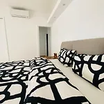 Bosphorus Dominant Renovated 120m With Breathtaking View Istanbul